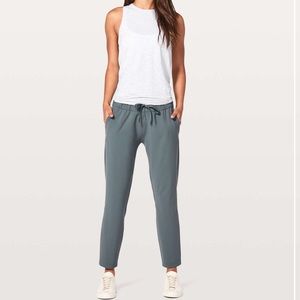 Lululemon on the fly pant woven 28”